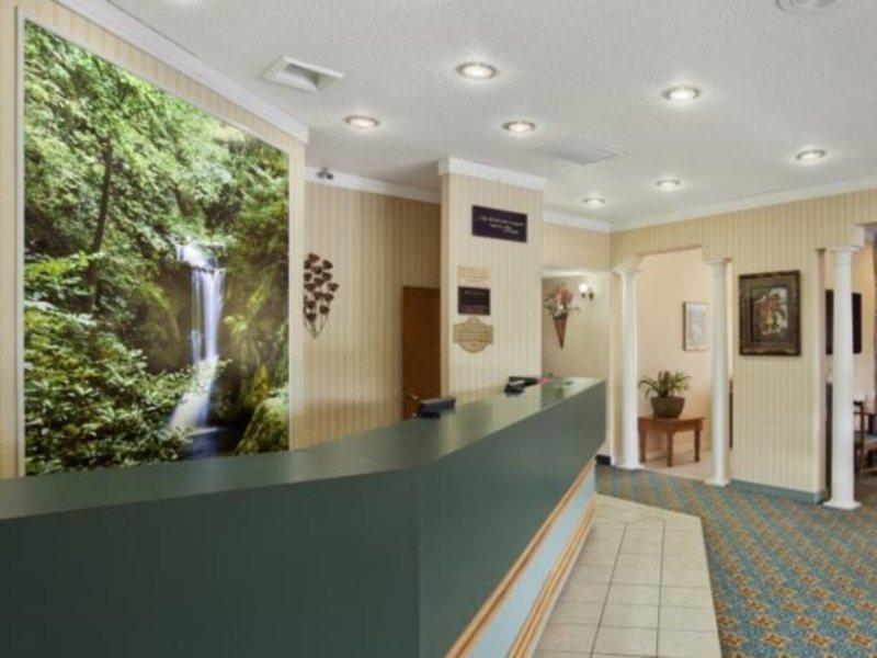 Comfort Inn River Ridge Ешвілл Екстер'єр фото